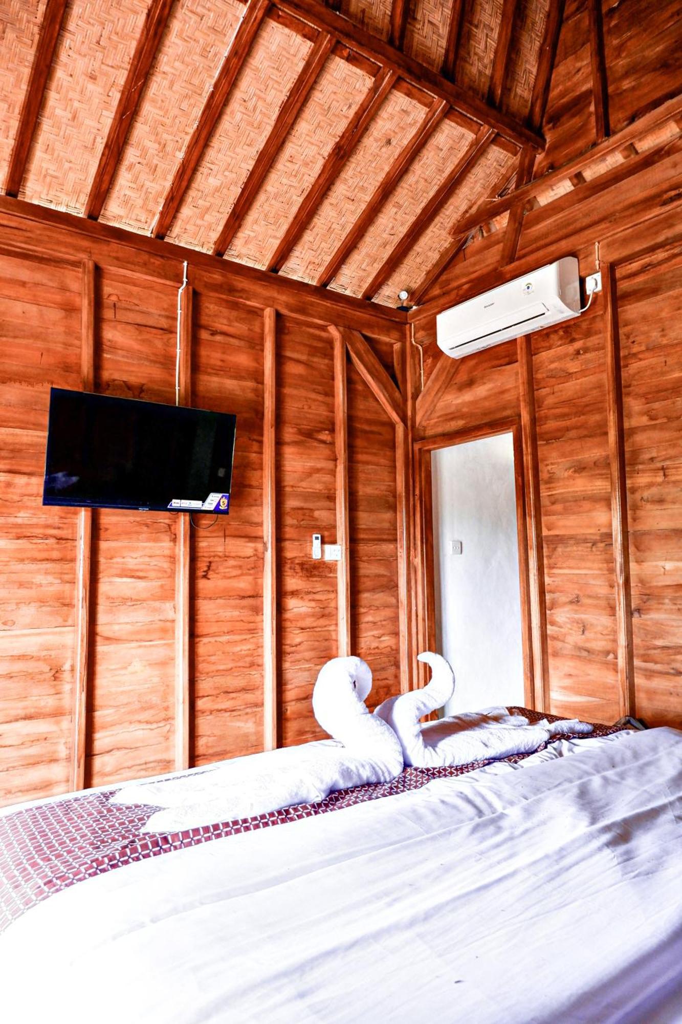 Aum Resort Пулукан Экстерьер фото