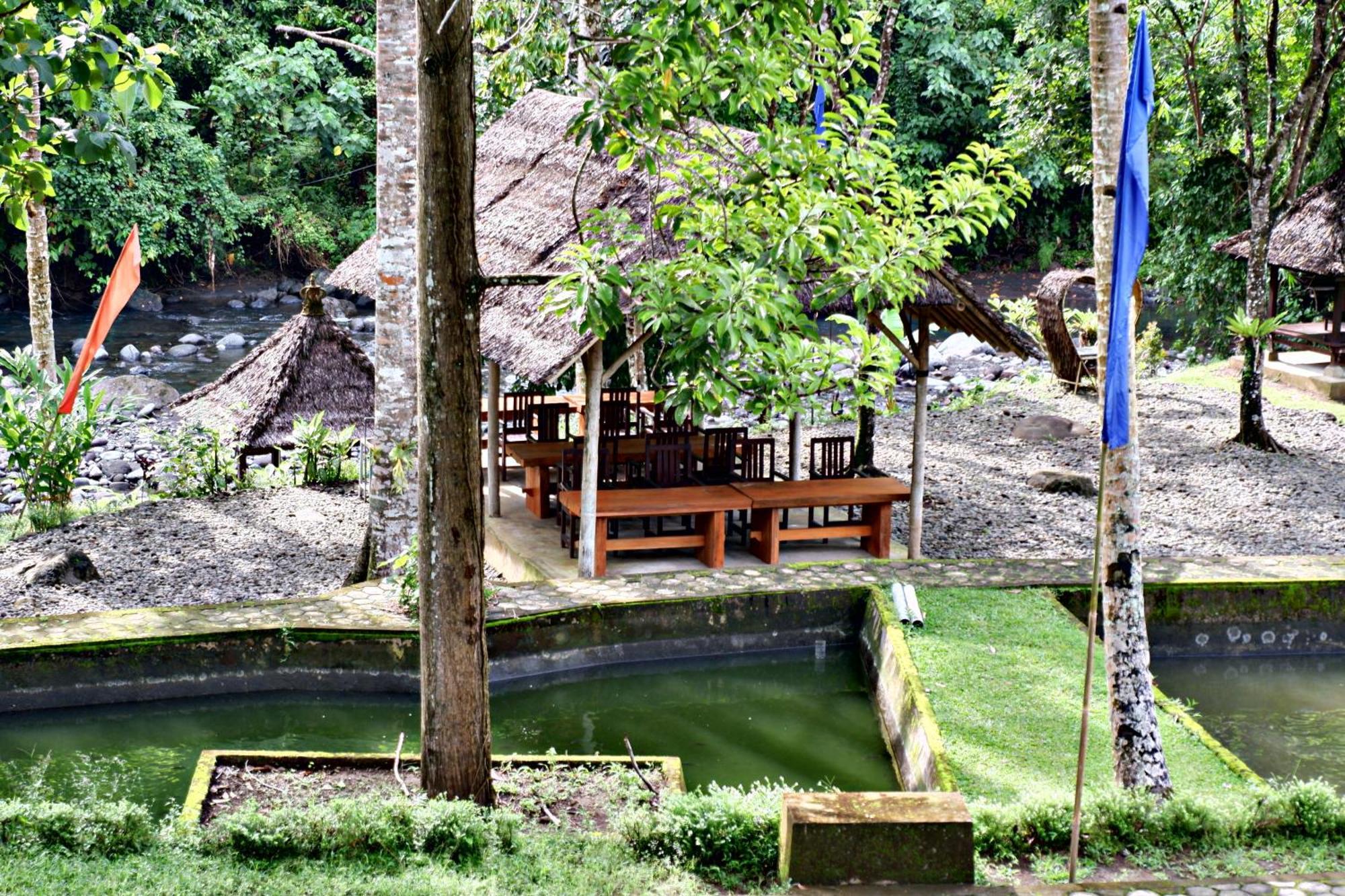 Aum Resort Пулукан Экстерьер фото